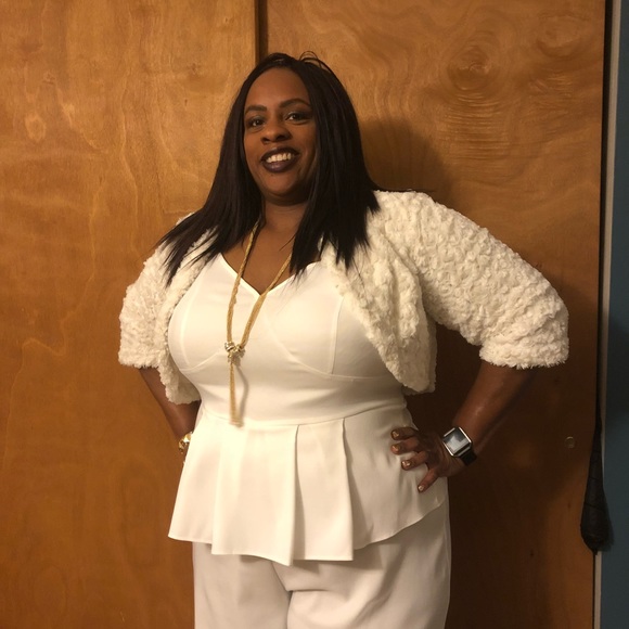 Traveling Diva. Plus Sized Fashions - Picture 2 of 2